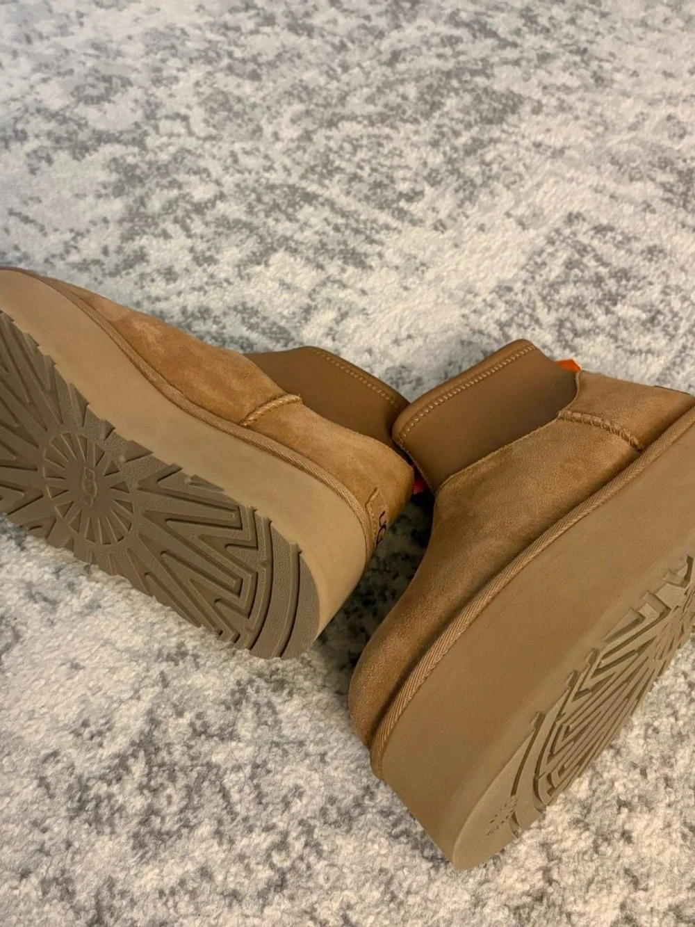 UGG Classic Mini Dipper Platform Women’s Boots 1168170 Size 8 New without Box